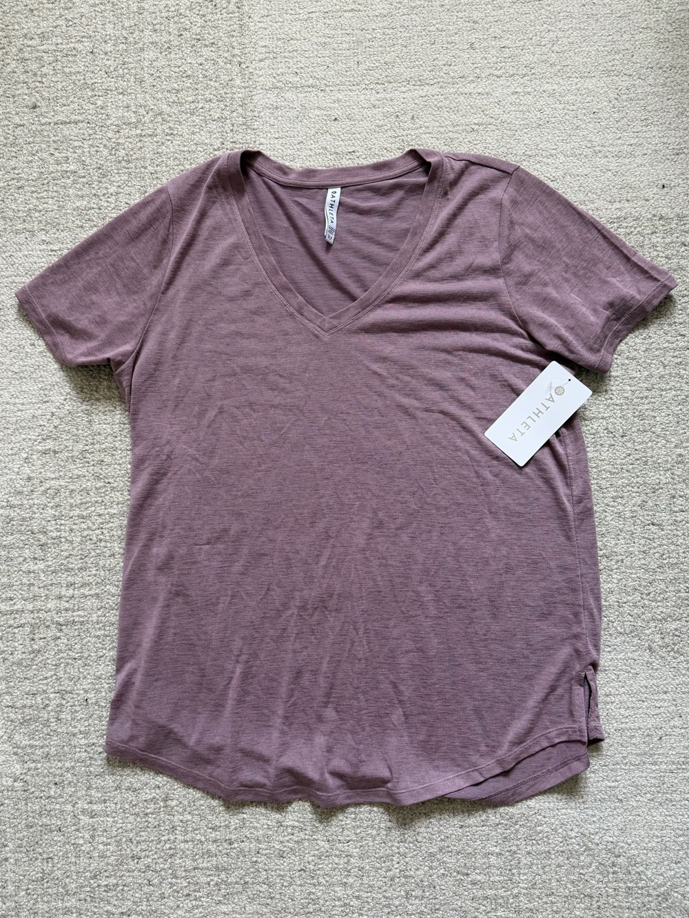 NWT Athleta Mauve Breezy Scoop V-Neck Short Sleeve Tee